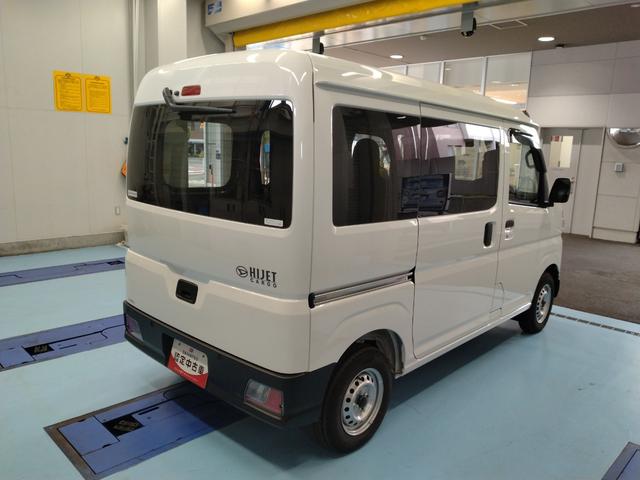 ハイゼットカーゴ ＤＸ　サポカーＳワイド適合　オーディオ　エアコン　アクセサリーソケット　コーナーセンサー　アイドリングストップ　光軸調整ダイヤル　横滑り防止機能　誤発進抑制機能　パワーウインドウ　キーレス（8枚目）