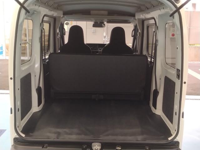 ハイゼットカーゴ ＤＸ　サポカーＳワイド適合　オーディオ　エアコン　アクセサリーソケット　コーナーセンサー　アイドリングストップ　光軸調整ダイヤル　横滑り防止機能　誤発進抑制機能　パワーウインドウ　キーレス（10枚目）