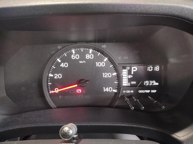 ハイゼットカーゴ ＤＸ　サポカーＳワイド適合　オーディオ　エアコン　アクセサリーソケット　コーナーセンサー　アイドリングストップ　光軸調整ダイヤル　横滑り防止機能　誤発進抑制機能　パワーウインドウ　キーレス（15枚目）