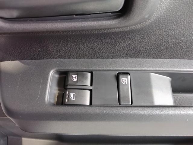 ハイゼットカーゴ ＤＸ　サポカーＳワイド適合　オーディオ　エアコン　アクセサリーソケット　コーナーセンサー　アイドリングストップ　光軸調整ダイヤル　横滑り防止機能　誤発進抑制機能　パワーウインドウ　キーレス（17枚目）