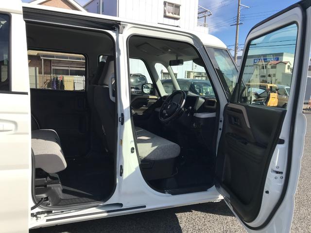 スペーシア ハイブリッドＸ　軽自動車　届出済未使用車　衝突被害軽減ブレーキ　アイドリングストップシステム　シートヒーター　オットマン　フルフラットシート　ベンチシート　スマートキー　パワーウィンドウ　両側電動スライドドア　ＡＢＳ（9枚目）