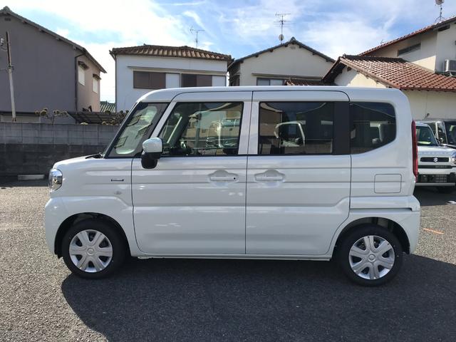 スペーシア ハイブリッドＸ　軽自動車　届出済未使用車　衝突被害軽減ブレーキ　アイドリングストップシステム　シートヒーター　オットマン　フルフラットシート　ベンチシート　スマートキー　パワーウィンドウ　両側電動スライドドア　ＡＢＳ（11枚目）