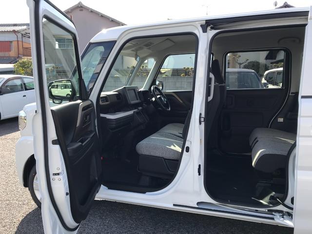 スペーシア ハイブリッドＸ　軽自動車　届出済未使用車　衝突被害軽減ブレーキ　アイドリングストップシステム　シートヒーター　オットマン　フルフラットシート　ベンチシート　スマートキー　パワーウィンドウ　両側電動スライドドア　ＡＢＳ（13枚目）