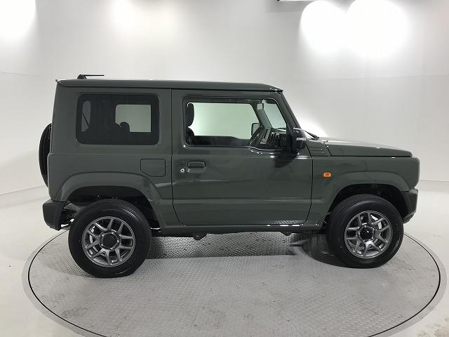 ジムニー ＸＣ　軽自動車　届出済未使用車　衝突被害軽減ブレーキ　エアコン　エアバッグ　パワステ　パワーウィンドウ　アイドリングストップ　スマートキー　ＡＢＳ（7枚目）
