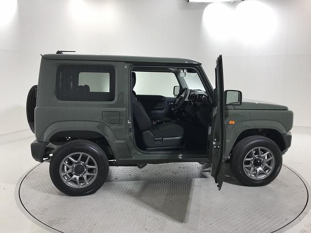 ジムニー ＸＣ　軽自動車　届出済未使用車　衝突被害軽減ブレーキ　エアコン　エアバッグ　パワステ　パワーウィンドウ　アイドリングストップ　スマートキー　ＡＢＳ（8枚目）