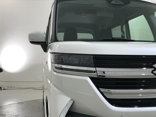 スペーシアカスタム ハイブリッドＸＳ　軽自動車　届出済未使用車　衝突被害軽減ブレーキ　アダプティブクルーズコントロール　アルミホイール　オットマン　シートヒーター　フルフラットシート　スマートキー　両側電動スライドドア　パワーウィンドウ（15枚目）