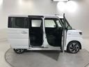 スペーシアカスタム ハイブリッドＸＳ　軽自動車　届出済未使用車　衝突被害軽減ブレーキ　アダプティブクルーズコントロール　アルミホイール　両側電動スライドドア　オットマン　フルフラットシート　スマートキー　シートヒーター　パワーウィンドウ（8枚目）