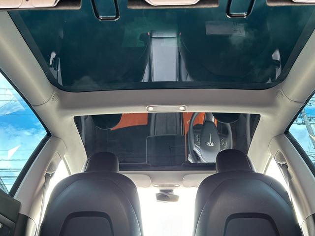モデル３ ロングレンジ　ＡＷＤ　車検Ｒ８年１０月／４ＷＤ／オートパイロット／パノラマガラスルーフ／ヒートポンプ／１５ｉｎセンターディスプレイ／ＥＴＣ／パワーバックドア／ＵＳＢ－Ｃ／テスラ１年点検記録簿／アラウンドビュー（28枚目）