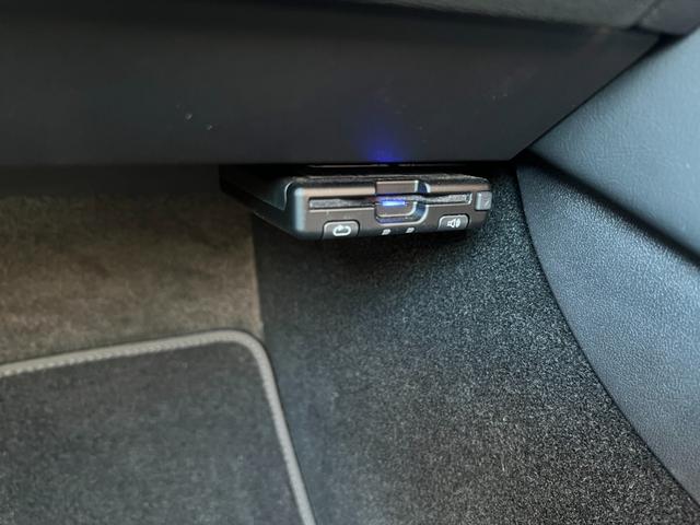 パフォーマンス 21inインダクションホイール/Ryzen搭載/ヒートポンプ/4WD/オートパイロット/15inセンターディスプレイ/パノラマガラスルーフ/カードキー/置くだけ充電/Bluetooth/ETC(51枚目)