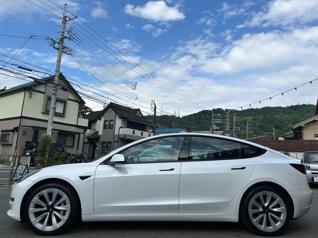 モデル３ 　車検Ｒ９年６月／４ＷＤ／オートパイロット／ＥＴＣ／１５ｉｎセンターディスプレイ／コーナーセンサー／アラウンドビュー／パノラマガラスルーフ／全席シートヒーター／カードキー／Ｂｌｕｅｔｏｏｔｈ（11枚目）