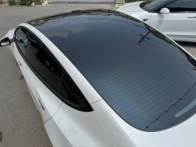モデル３ ロングレンジ　ＡＷＤ　Ｒ９年６月／Ｒｙｚｅｎ搭載／ヒートポンプ／ＡＷＤ／オートパイロット／１５ｉｎセンターディスプレイ／パノラマガラスルーフ／パワーバックドア／カードキー／全方位カメラ／コーナーセンサー（16枚目）