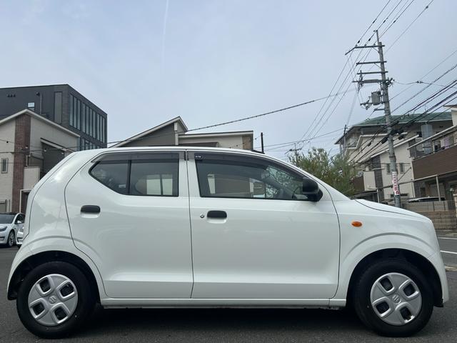 アルト Ｆ　車検Ｒ９年１１月／キーレス／横滑り防止装置／タイヤパンク修理キット／前席電動パワーウィンドウ／ＣＤ再生／ＭＴモード付き／取り扱い説明書／点検記録簿／（10枚目）