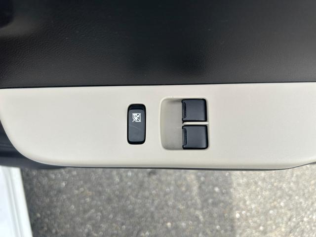 アルト Ｆ　車検Ｒ９年１１月／キーレス／横滑り防止装置／タイヤパンク修理キット／前席電動パワーウィンドウ／ＣＤ再生／ＭＴモード付き／取り扱い説明書／点検記録簿／（39枚目）