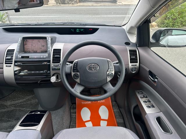 プリウス Sツーリングセレクション 車検R9年1月/ナビ/バックカメ/キーレス/オートライト/HIDヘッドランプ/フロントフォグランプ/16in純正アルミホイール/スペアキー/ステアリングスイッチ/電格ミラー(6枚目)