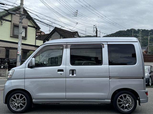 ハイゼットカーゴ クルーズターボSAIII ナビ/地デジTV/バックカメラ/Bluetooth/衝突被害軽減/アイドリングストップ/ETC/オートライト/キーレス/電動格納ミラー/14inアルミホイール/リアプライバシーガラス(11枚目)
