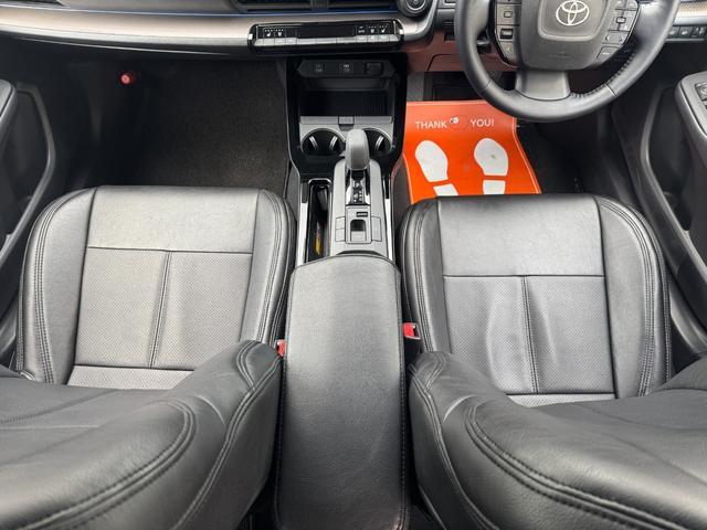 プリウス Z 12.3型ナビ/全方位モニター/Dインナーミラー/パーキングブレーキサポート/ワイヤレス充電/メモリー付きパワーシート/シートベンチレーション/パワーバックドア/取説(18枚目)