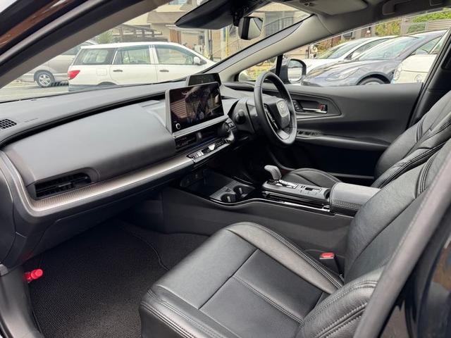 プリウス Z 12.3型ナビ/全方位モニター/Dインナーミラー/パーキングブレーキサポート/ワイヤレス充電/メモリー付きパワーシート/シートベンチレーション/パワーバックドア/取説(22枚目)