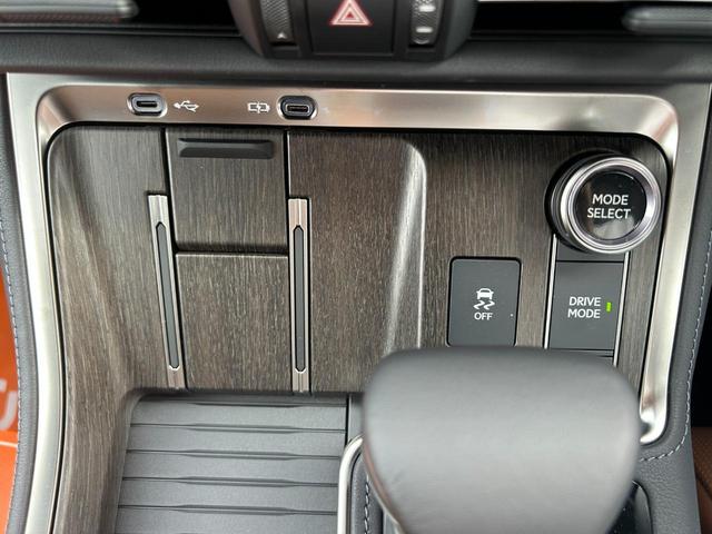 ＧＸ ＧＸ５５０　バージョンＬ　マクレビ／調光パノラマルーフ／トーイングヒッチ／デジタルインナーミラー／オートサイドステップ／３列フロアマット／ＨＤＭＩ／２２ｉｎ純正アルミ／ＣＯＯＬＢＯＸ／７人乗り／８％リアフィルム（46枚目）