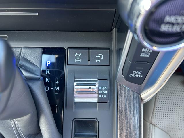 ランドクルーザー ZX モデリスタエアロ/オプションナビ/JBL/クールBOX/サンルーフ/ルーフレール/アラウンドビュー/ベージュレザー/クルコン/コーナーセンサー/クリアランスソナー/USB-C(43枚目)