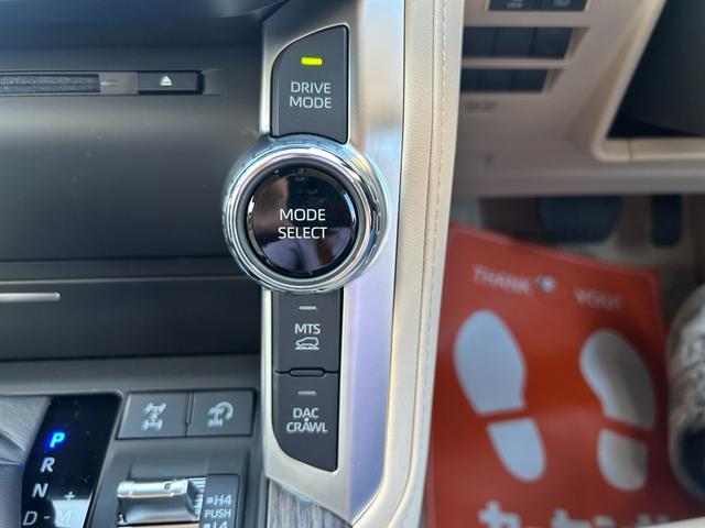 ランドクルーザー ZX モデリスタエアロ/オプションナビ/JBL/クールBOX/サンルーフ/ルーフレール/アラウンドビュー/ベージュレザー/クルコン/コーナーセンサー/クリアランスソナー/USB-C(44枚目)