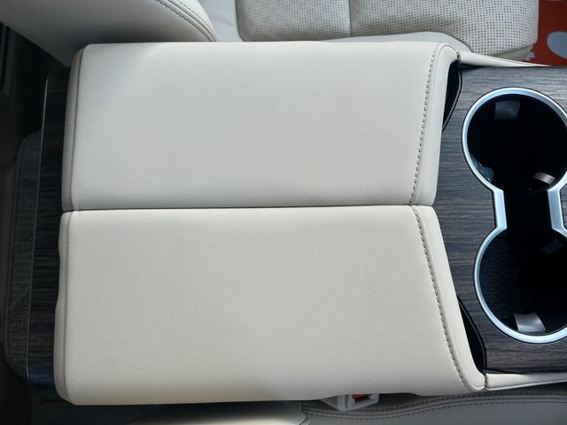 ランドクルーザー ZX モデリスタエアロ/オプションナビ/JBL/クールBOX/サンルーフ/ルーフレール/アラウンドビュー/ベージュレザー/クルコン/コーナーセンサー/クリアランスソナー/USB-C(46枚目)