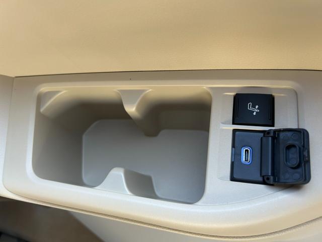 ランドクルーザー ZX モデリスタエアロ/オプションナビ/JBL/クールBOX/サンルーフ/ルーフレール/アラウンドビュー/ベージュレザー/クルコン/コーナーセンサー/クリアランスソナー/USB-C(57枚目)