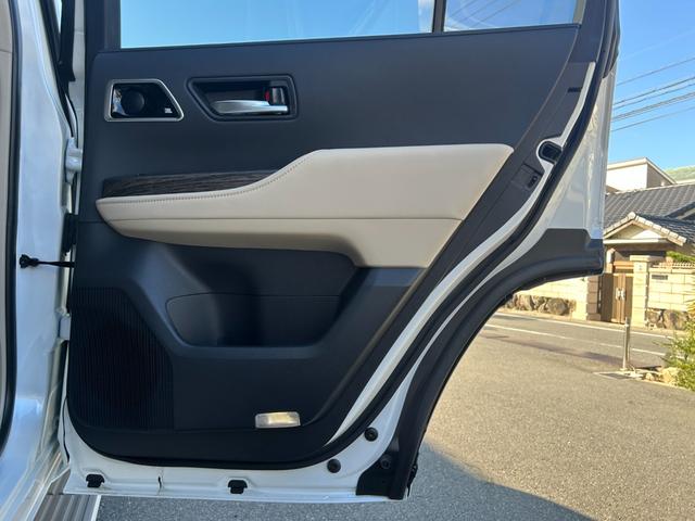 ランドクルーザー ZX モデリスタエアロ/オプションナビ/JBL/クールBOX/サンルーフ/ルーフレール/アラウンドビュー/ベージュレザー/クルコン/コーナーセンサー/クリアランスソナー/USB-C(65枚目)