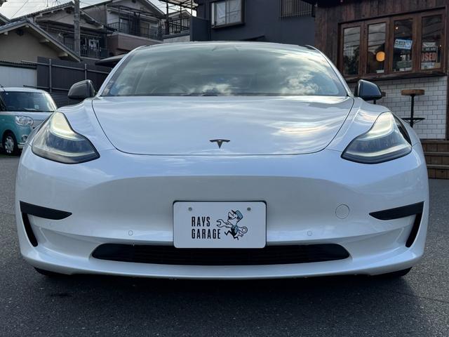 モデル３ 　車検Ｒ９年１１月／パワーフランク／スポイラー／オートパイロット／パノラマガラスルーフ／ホワイトシートカバー／カードキー／センターディスプレイ／コーナーセンサー／カードキー（9枚目）