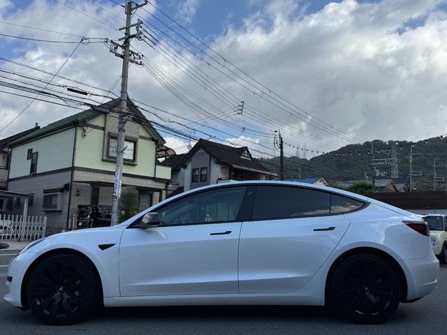 モデル３ 　車検Ｒ９年１１月／パワーフランク／スポイラー／オートパイロット／パノラマガラスルーフ／ホワイトシートカバー／カードキー／センターディスプレイ／コーナーセンサー／カードキー（11枚目）