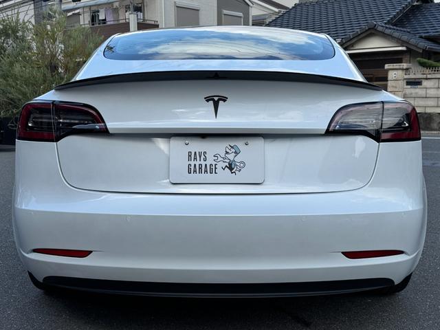 モデル３ 　車検Ｒ９年１１月／パワーフランク／スポイラー／オートパイロット／パノラマガラスルーフ／ホワイトシートカバー／カードキー／センターディスプレイ／コーナーセンサー／カードキー（12枚目）