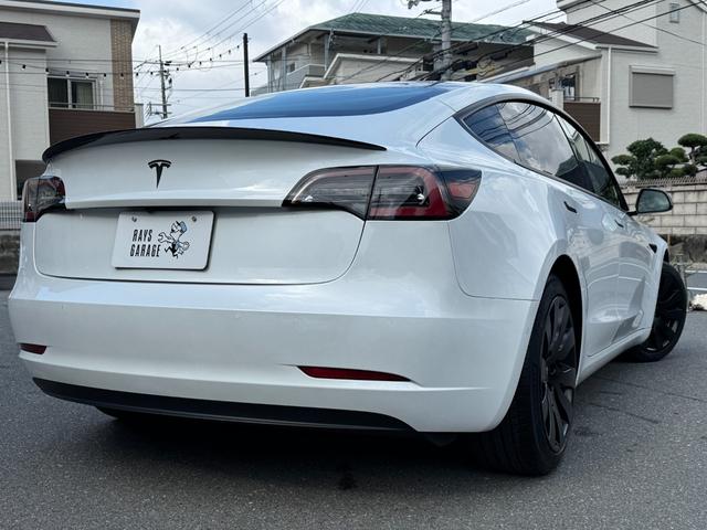 モデル３ 　車検Ｒ９年１１月／パワーフランク／スポイラー／オートパイロット／パノラマガラスルーフ／ホワイトシートカバー／カードキー／センターディスプレイ／コーナーセンサー／カードキー（14枚目）