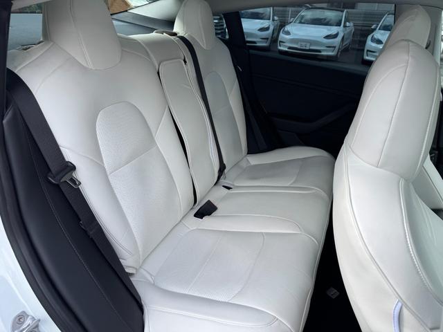 モデル３ 　車検Ｒ９年１１月／パワーフランク／スポイラー／オートパイロット／パノラマガラスルーフ／ホワイトシートカバー／カードキー／センターディスプレイ／コーナーセンサー／カードキー（23枚目）