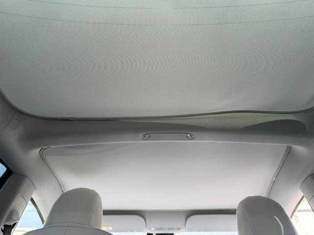 モデル３ 　車検Ｒ９年１１月／パワーフランク／スポイラー／オートパイロット／パノラマガラスルーフ／ホワイトシートカバー／カードキー／センターディスプレイ／コーナーセンサー／カードキー（28枚目）