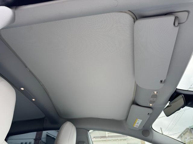 モデル３ 　車検Ｒ９年１１月／パワーフランク／スポイラー／オートパイロット／パノラマガラスルーフ／ホワイトシートカバー／カードキー／センターディスプレイ／コーナーセンサー／カードキー（29枚目）