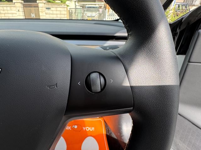 モデル３ 　車検Ｒ９年１１月／パワーフランク／スポイラー／オートパイロット／パノラマガラスルーフ／ホワイトシートカバー／カードキー／センターディスプレイ／コーナーセンサー／カードキー（48枚目）