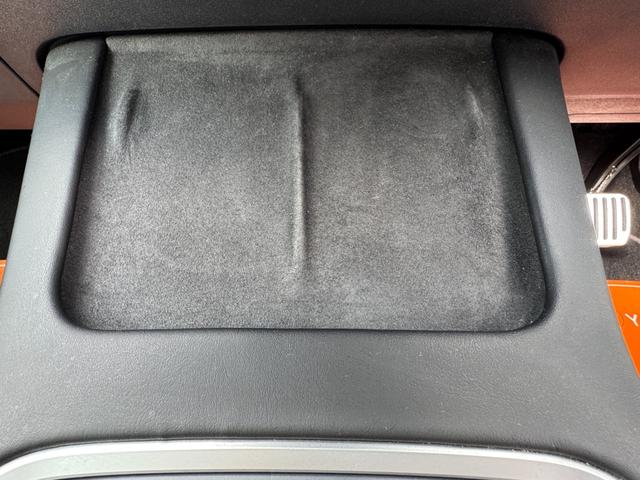 モデル３ 　車検Ｒ９年１１月／パワーフランク／スポイラー／オートパイロット／パノラマガラスルーフ／ホワイトシートカバー／カードキー／センターディスプレイ／コーナーセンサー／カードキー（52枚目）