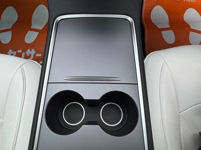 モデル３ 　車検Ｒ９年１１月／パワーフランク／スポイラー／オートパイロット／パノラマガラスルーフ／ホワイトシートカバー／カードキー／センターディスプレイ／コーナーセンサー／カードキー（53枚目）