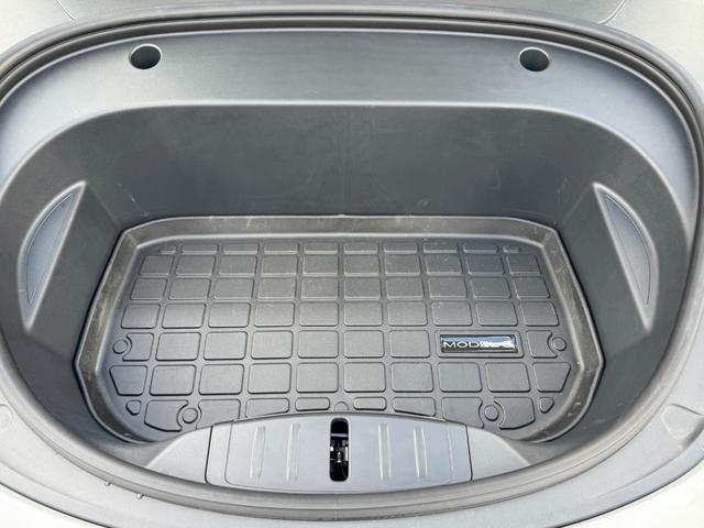 モデル３ 　車検Ｒ９年１１月／パワーフランク／スポイラー／オートパイロット／パノラマガラスルーフ／ホワイトシートカバー／カードキー／センターディスプレイ／コーナーセンサー／カードキー（65枚目）