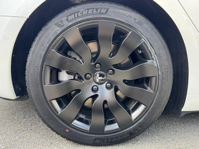 モデル３ 　車検Ｒ９年１１月／パワーフランク／スポイラー／オートパイロット／パノラマガラスルーフ／ホワイトシートカバー／カードキー／センターディスプレイ／コーナーセンサー／カードキー（69枚目）