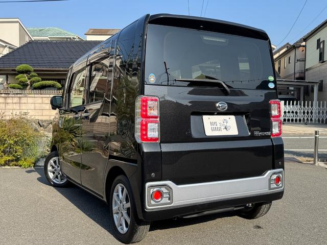 左後方からの写真です。左側面、リアバンパーをご確認下さい。