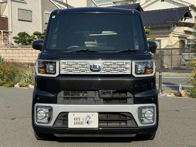 正面からの写真です。ヘッドライト、フロントバンパーをご確認下さい。