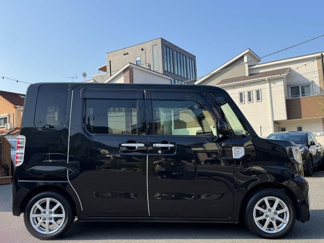 右側面の写真です。側面の状態、前後タイヤ、ホイールをご確認下さい。