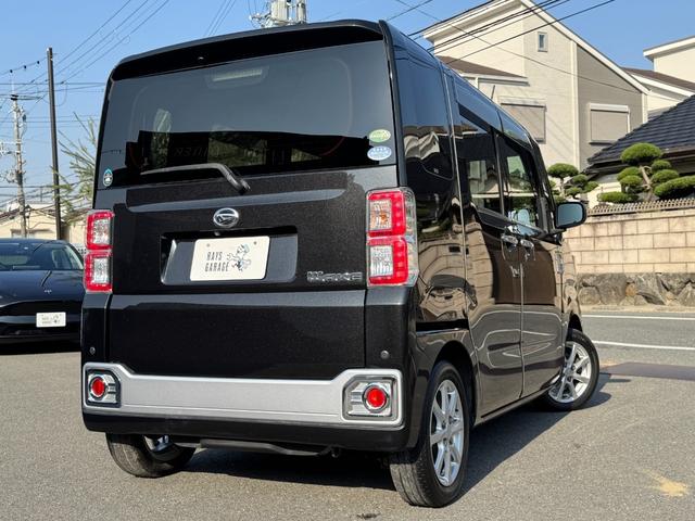 右後方からの写真です。右側面、リアバンパーをご確認下さい。