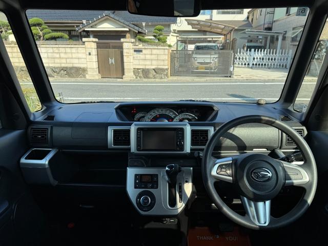 前席の写真です。着座面の状態、汚れやシミをご確認下さい。