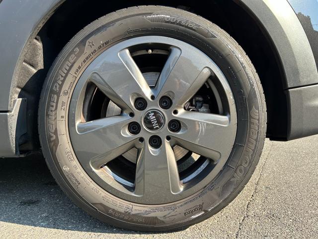 ＭＩＮＩ クーパーＤプレミアムプラスパッケージクラシックトリム　Ａｐｐｌｅ　ｃａｒ　ｐｌａｙ／リアビューカメラ／ＥＴＣ内蔵ルームミラー／前席シートヒーター／コーナーセンサー／アイドリング／スマートキー／１６ｉｎアルミ／クルコン／ワイヤレス充電／ＵＳＢ－Ｃ（64枚目）