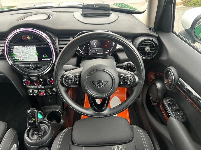 MINI クーパーSD 検R9年12月/ナビ/バックカメラ/Bluetooth/Apple CarPlay/コーナーセンサー/クルーズコントロール/ヘッドアップディスプレイ/アドリング/横滑り防止/USB/オートライト(6枚目)