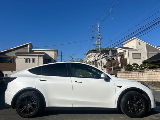 モデルＹ 　プレミアムホワイトインテリア／オートパイロット／パノラマガラスルーフ／パワーフランク／パワーシート／全席シートヒーター／アラウンドビュー／ステアリングヒーター（10枚目）