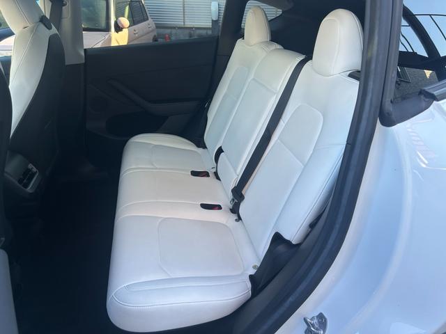 モデルＹ 　プレミアムホワイトインテリア／オートパイロット／パノラマガラスルーフ／パワーフランク／パワーシート／全席シートヒーター／アラウンドビュー／ステアリングヒーター（24枚目）