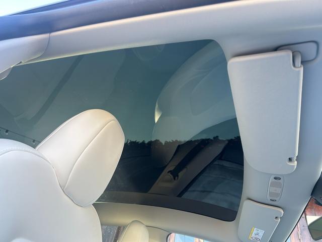 モデルＹ 　プレミアムホワイトインテリア／オートパイロット／パノラマガラスルーフ／パワーフランク／パワーシート／全席シートヒーター／アラウンドビュー／ステアリングヒーター（29枚目）