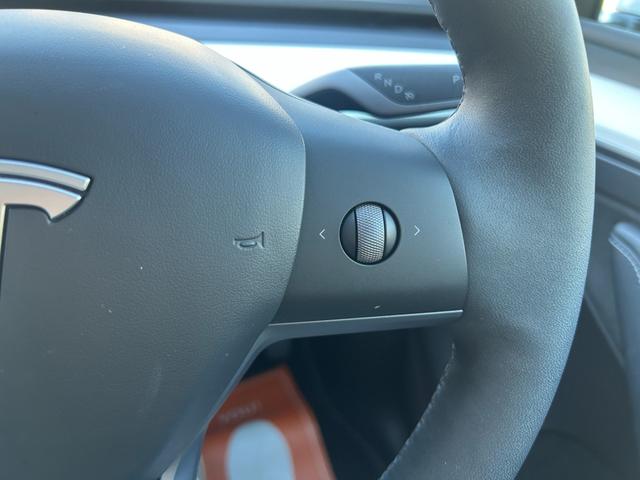 モデルＹ 　プレミアムホワイトインテリア／オートパイロット／パノラマガラスルーフ／パワーフランク／パワーシート／全席シートヒーター／アラウンドビュー／ステアリングヒーター（53枚目）